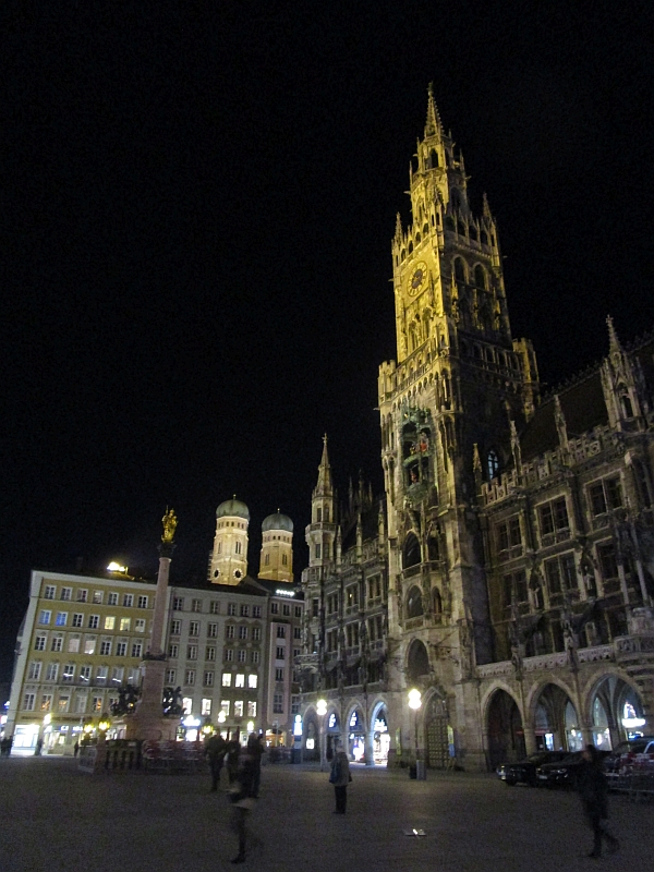 Blick vom Marienplatz München zur Frauenkirche