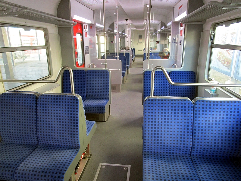 Innenraum Triebzug der Baureihe 420