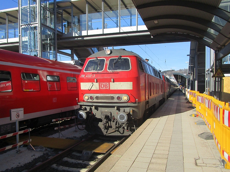 Einfahrt des IC 'Bodensee' in den Hauptbahnhof Ulm