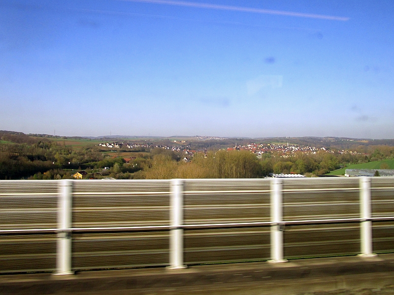 Fahrt auf der Schnellfahrtstrecke von Stuttgart nach Mannheim