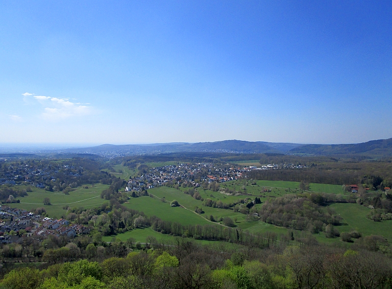 Panoramablick über die Landschaft des Taunus