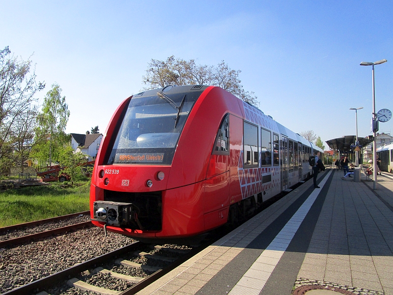 LINT-Triebzug zur Fahrt von Freinsheim nach Neustadt an der Weinstraße