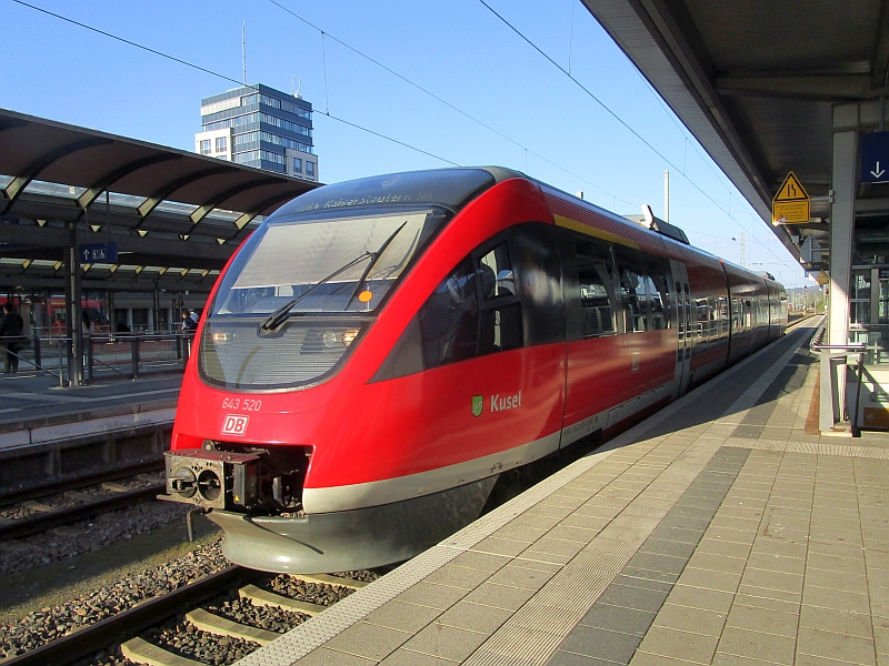 Talent-Triebzug im Hauptbahnhof Kaiserslautern