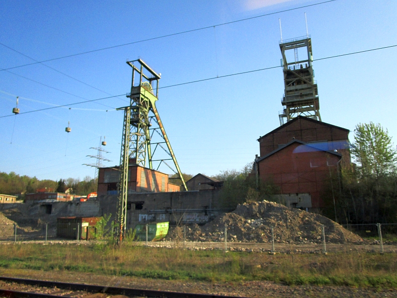 Blick vom Zug auf die Grube Luisenthal