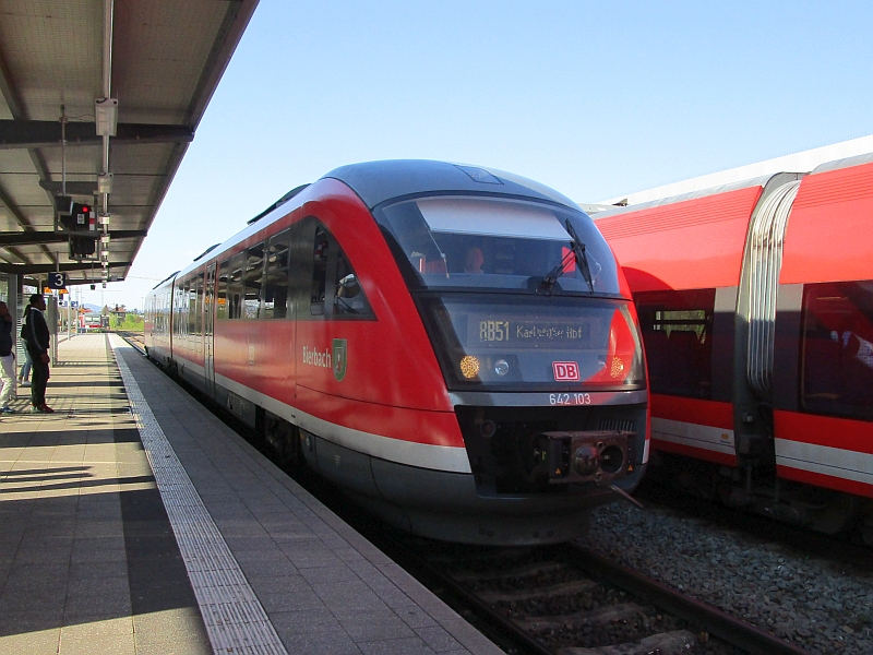 Desiro-Triebzug im Hauptbahnhof Landau