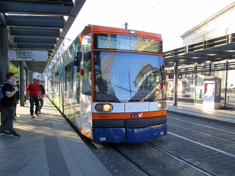 Straßenbahn der rnv von Mannheim nach Ludwigshafen