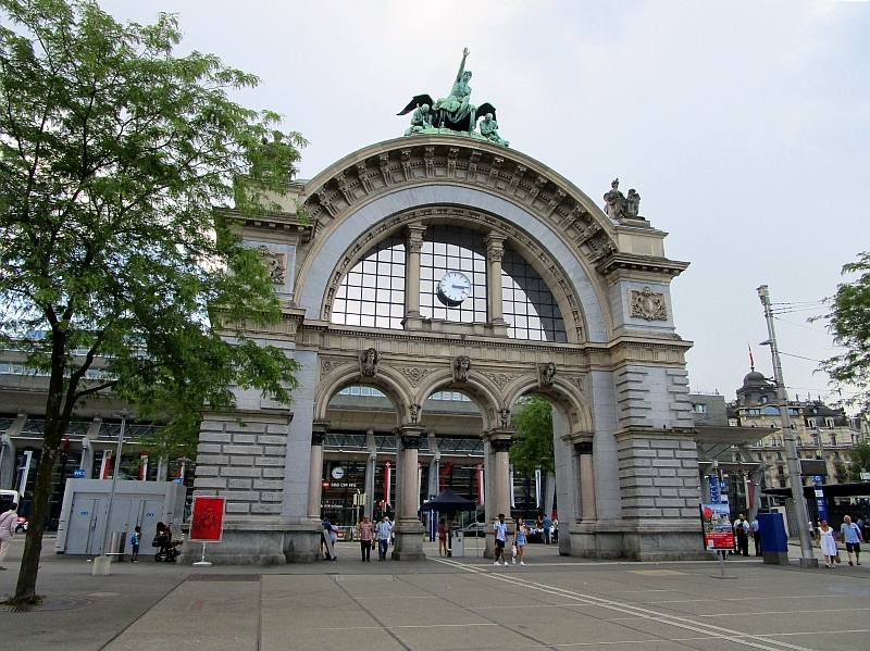 Altes Bahnhofsportal von Luzern