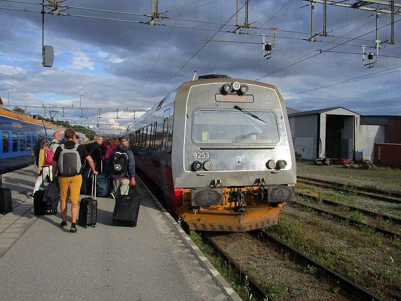 Dieseltriebzug der Baureihe BM 92 der norwegischen Bahn in Storlien