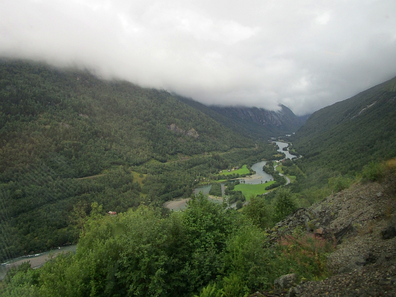 Blick vom Zug ins Romsdal