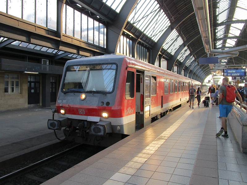 Dieseltriebzug der Baureihe 628 als 'Rheintal-Express' Karlsruhe-Koblenz