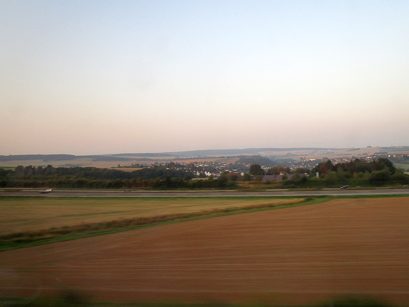 Fahrt zwischen Limburg und Wiesbaden