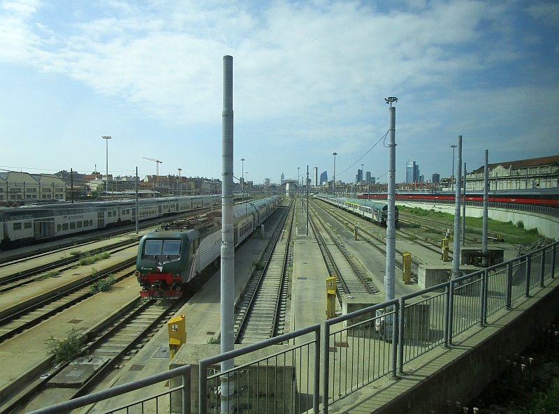 Einfahrt in den Bahnhof Milano Centrale