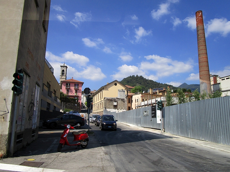 Bahnübergang in Alzano