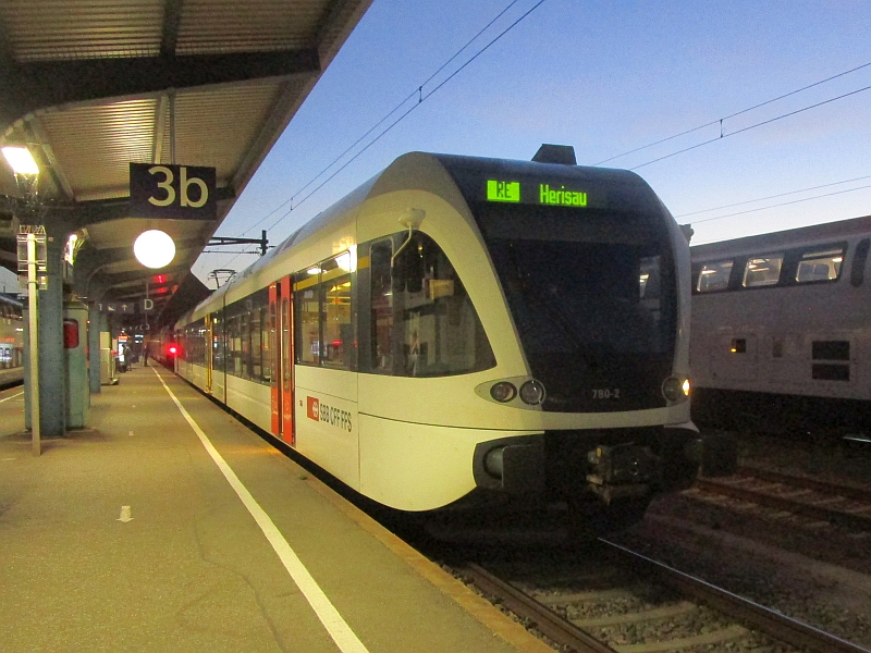 Gelenktriebwagen von Thurbo im Bahnhof Konstanz