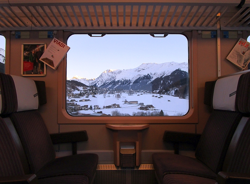 Blick aus dem Zugfenster auf der Davoserlinie