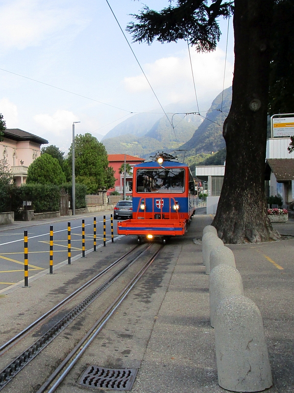 Zahnradbahn der Ferrovia Monte Generoso (MG) in Capolago-Riva San Vitale