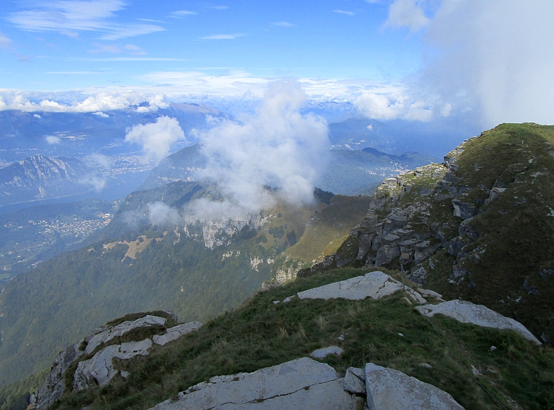 Blick vom Gipfel des Monte Generoso zum Luganersee