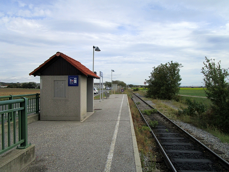Endhaltestelle der Züge aus Groß-Schweinbarth
