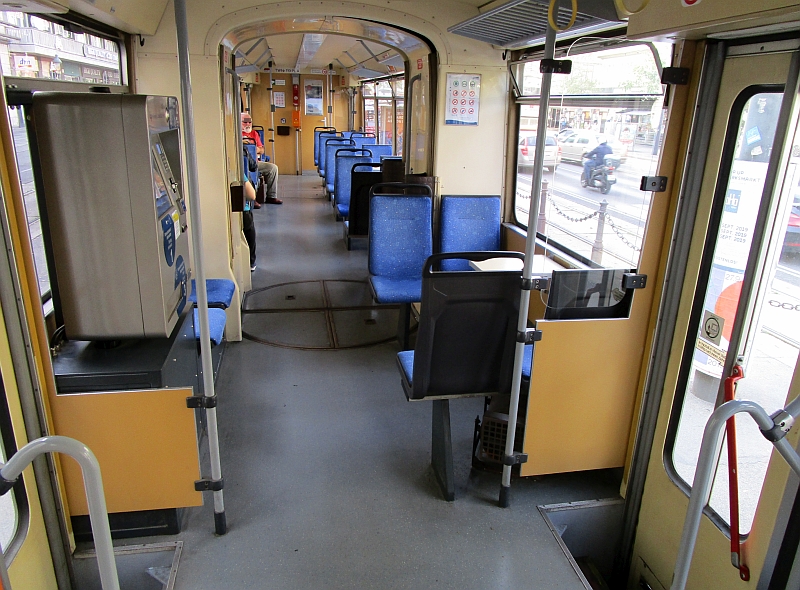 Innenbild Triebzug der Badner Bahn