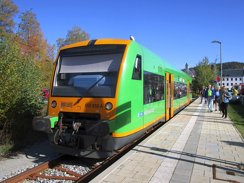 Regioshuttle-Triebwagen der Waldbahn in Grafenau