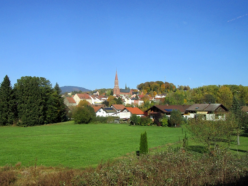 Zwiesel mit der Stadtpfarrkirche St. Nikolaus