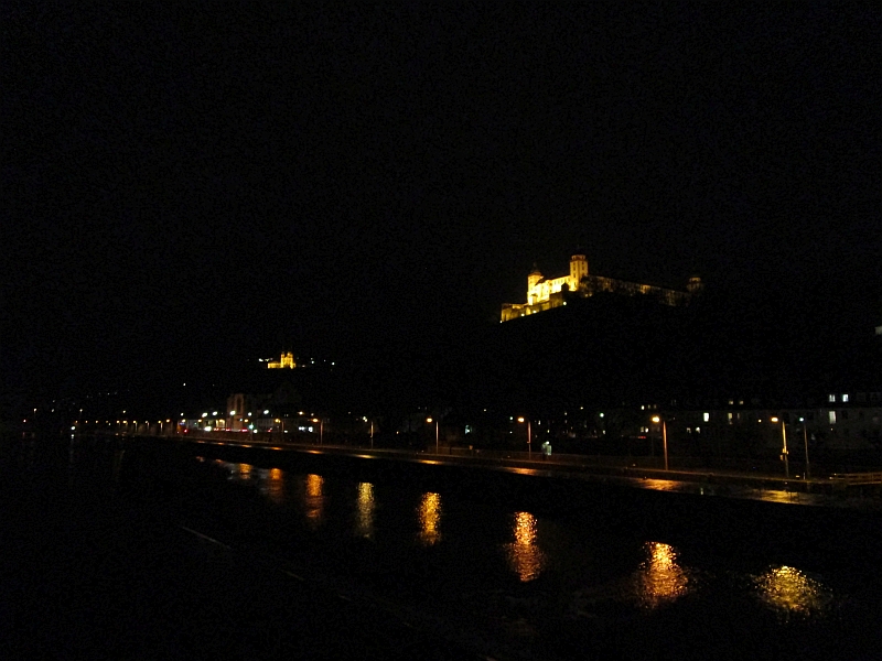 Blick von der Alten Mainbrücke zur Festung Marienberg