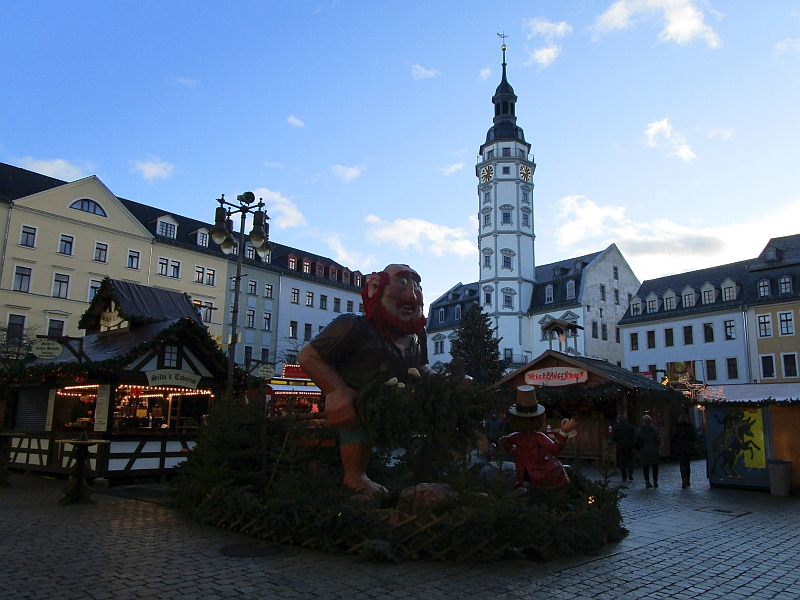 Weihnachtsmarkt vor dem Rathaus Gera