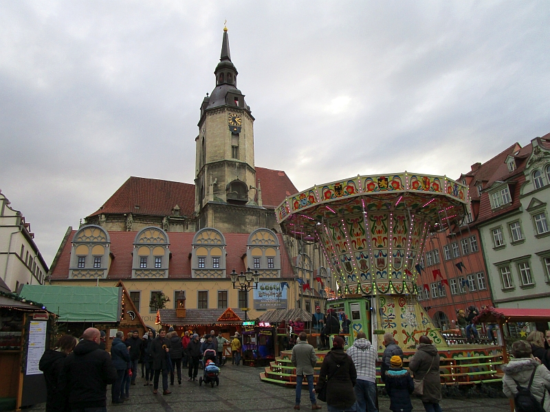Naumburger Weihnachtsmarkt vor der Stadtkirche St. Wenzel