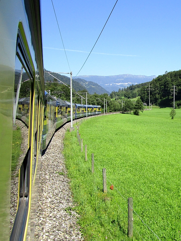 Fahrt mit der Berner-Oberland-Bahn