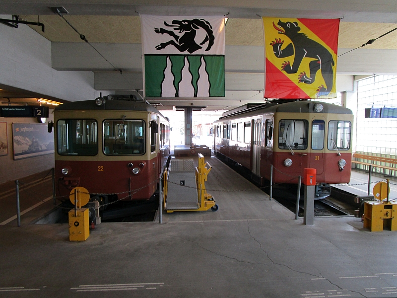 Triebwagen in der Station Mürren