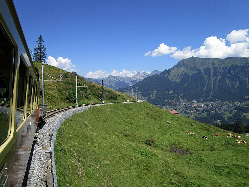 Streckenverlauf der Mürrenbahn am Berghang