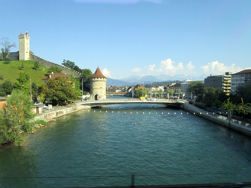 Fahrt über die Reuss in Luzern
