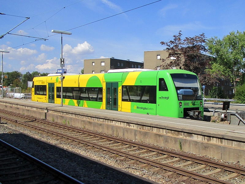Regioshuttle der Strohgäubahn im Bahnhof Korntal