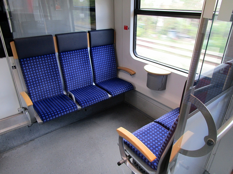 Erste Klasse im Triebzug der Baureihe 423 der S-Bahn Stuttgart