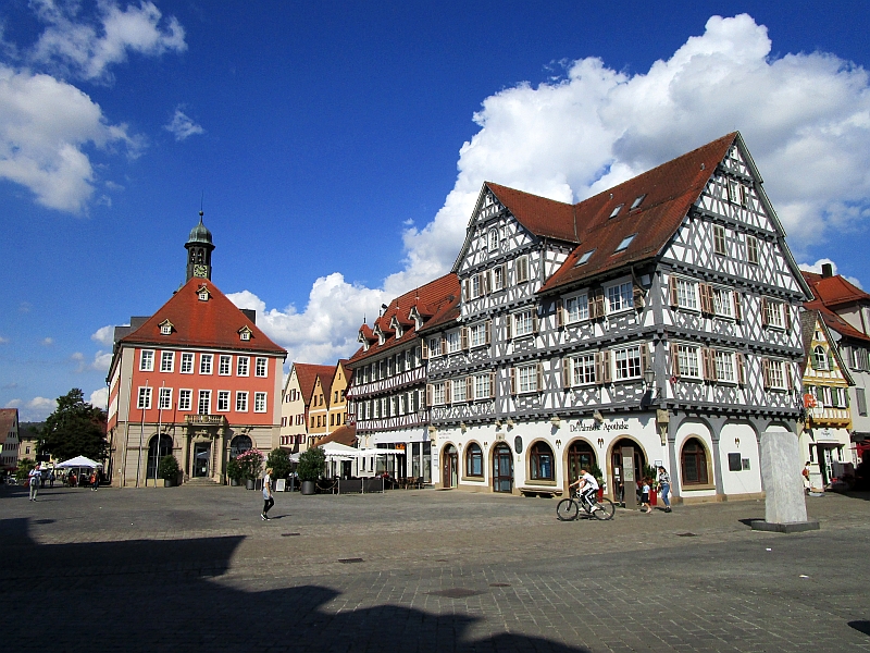 Rathaus (links) und Palm'sche Apotheke Schorndorf