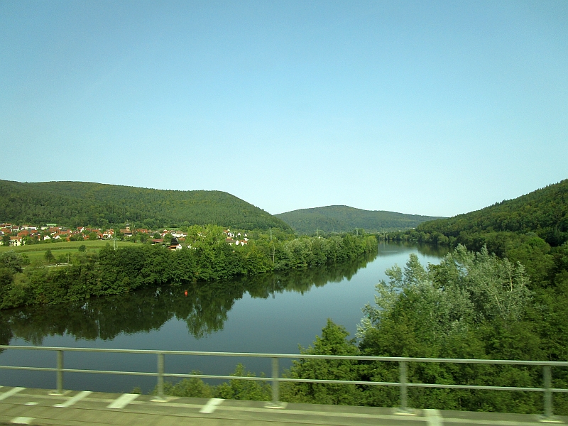 Fahrt über die Maintalbrücke bei Nantenbach