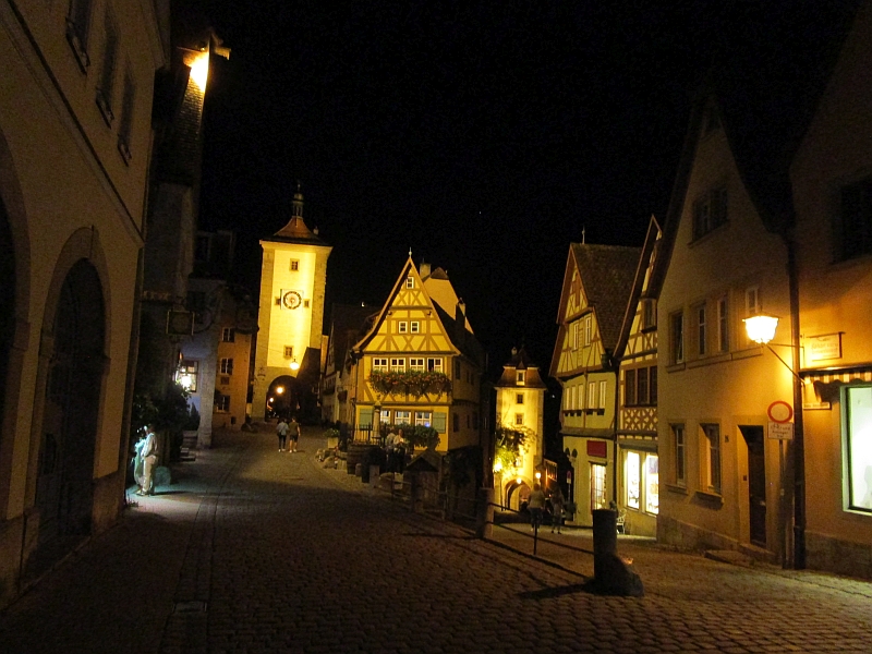 Plönlein mit Sieberstor (links) und Kobolzeller Tor (rechts) Rothenburg ob der Tauber