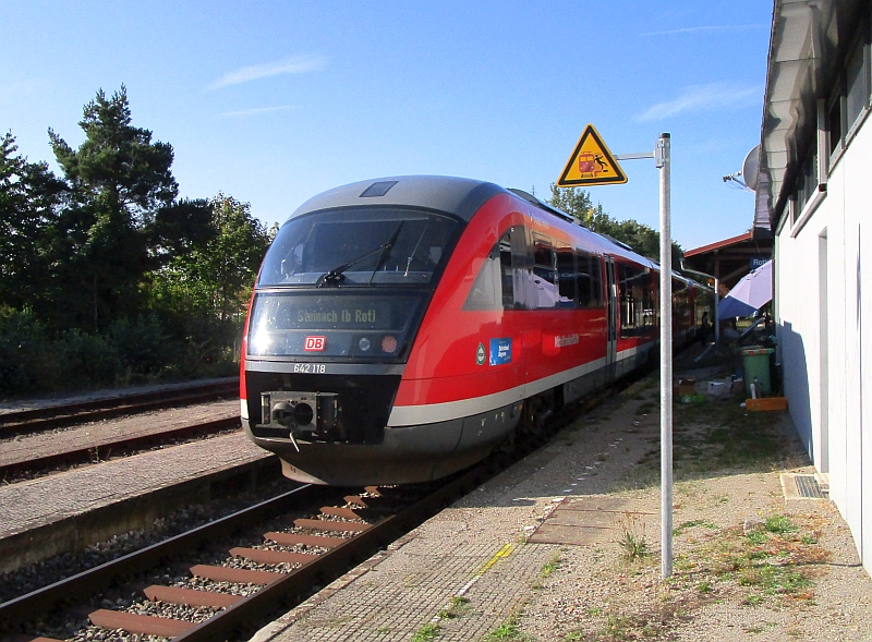 Desiro-Dieseltriebzug im Bahnhof Rothenburg ob der Tauber