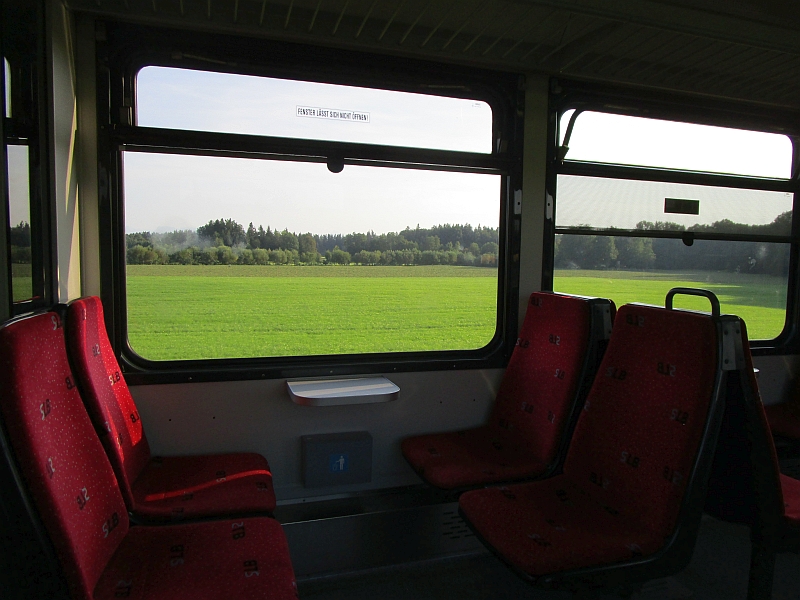 Blick aus dem Zugfenster der Salzburger Lokalbahn