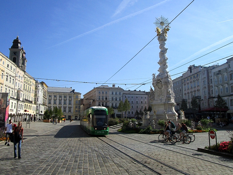 Straßenbahn auf dem Hauptplatz Linz