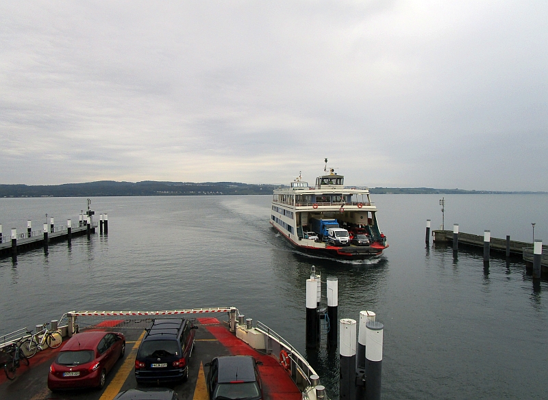 Blick von der Autofähre im Hafen Konstanz-Staad