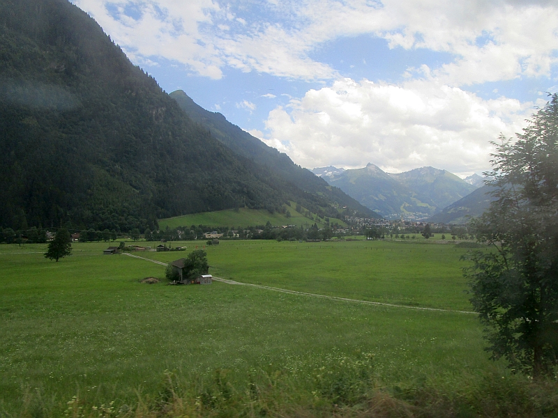 Blick vom Zug auf das Gasteinertal