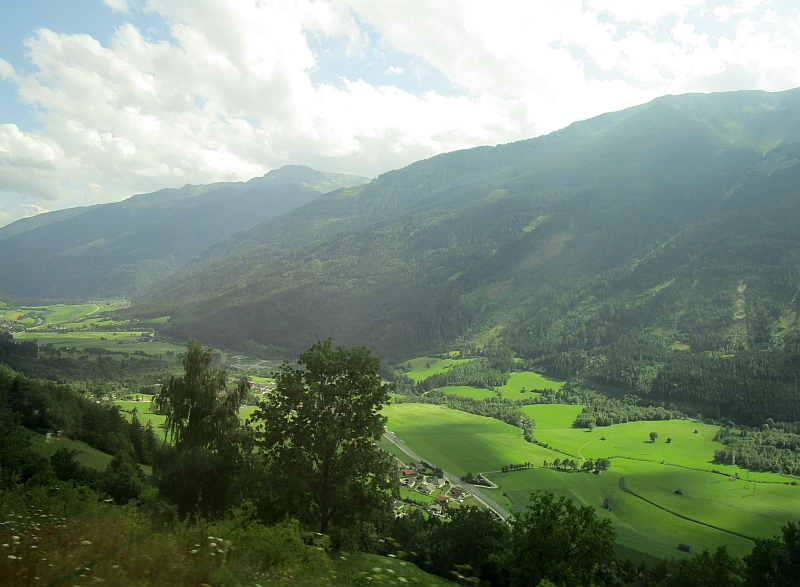 Fahrt auf der Südrampe der Tauernbahn