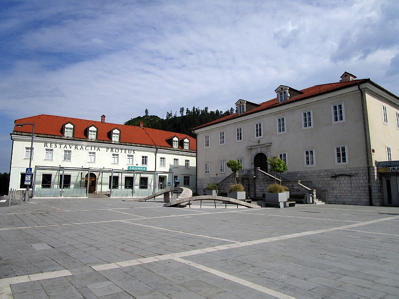 Hauptplatz Titov Trg von Postojna