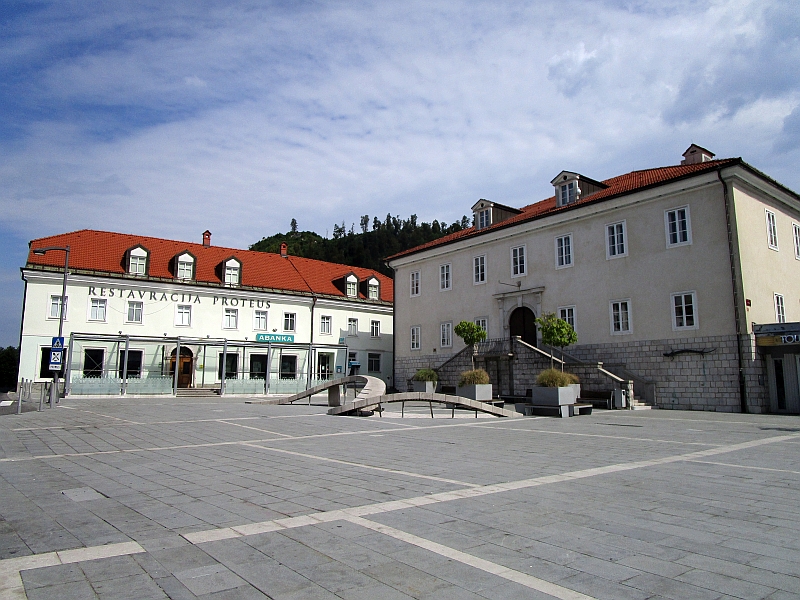 Hauptplatz Titov Trg von Postojna