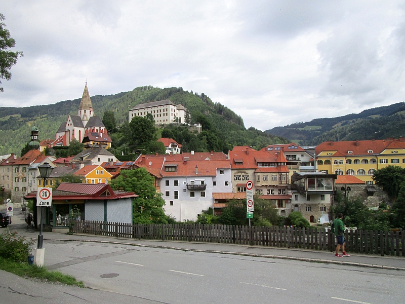 Blick vom Zug auf Murau