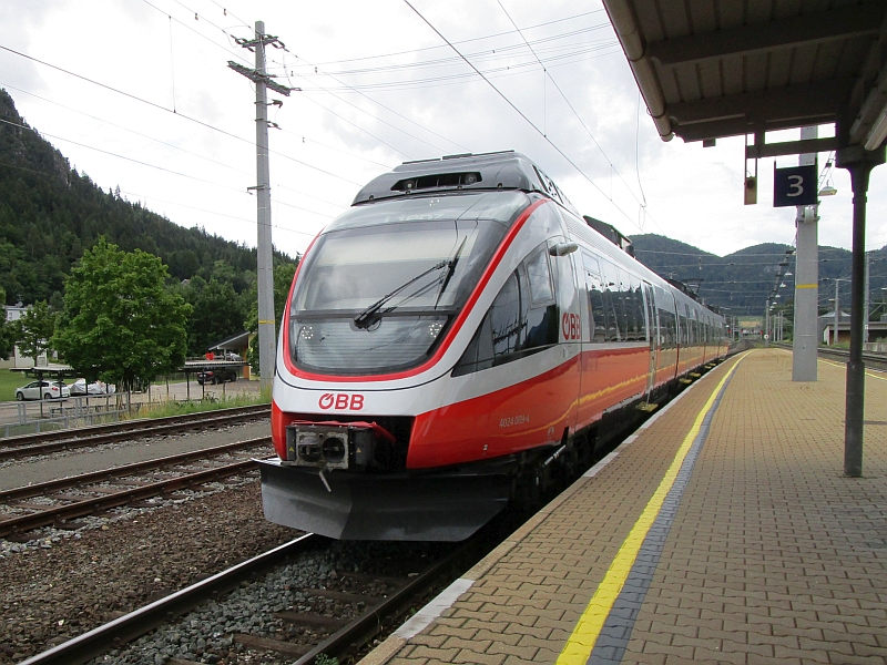 Talent-Triebzug im Bahnhof Launsdorf-Hochosterwitz