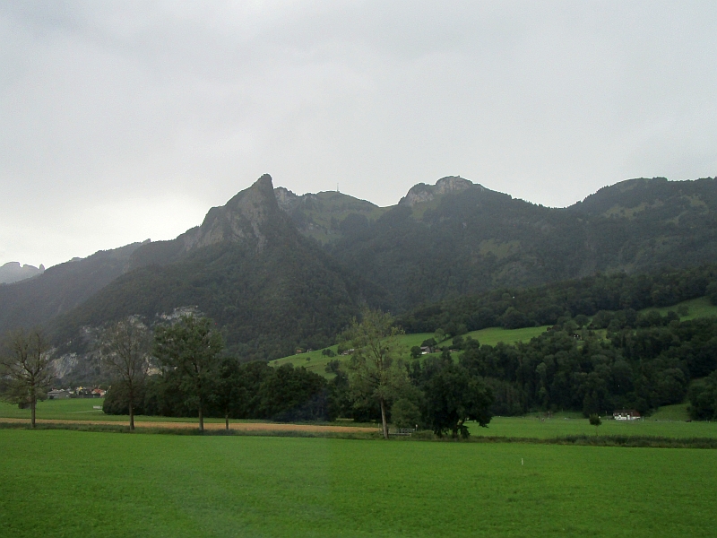 Blick aus dem Zugfenster im Rheintal