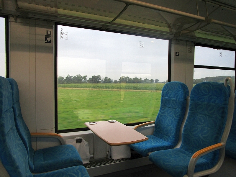 Blick aus dem Zugfenster des LINT-Triebzugs von Arriva Danmark