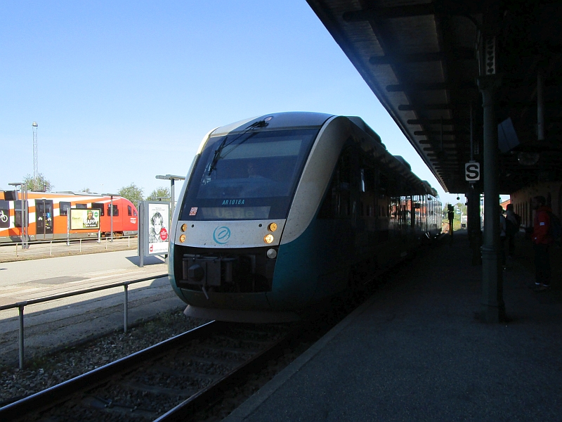 LINT-Triebzug von Arriva im Bahnhof Holstebro